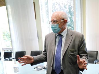 Vaccino Covid, Galli: "Terza dose non mi convince"