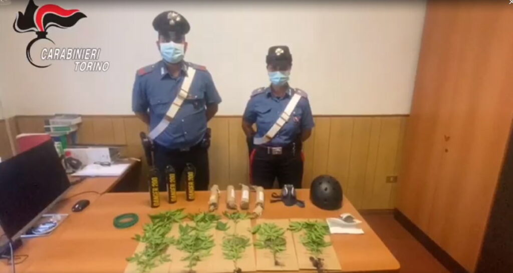 MONASTERO DI LANZO – Aveva 7 fuochi d'artificio manomessi, arrestato dai Carabinieri di Ciriè 1 MONASTERO DI LANZO – Aveva 7 fuochi d'artificio manomessi, arrestato dai Carabinieri di Ciriè
