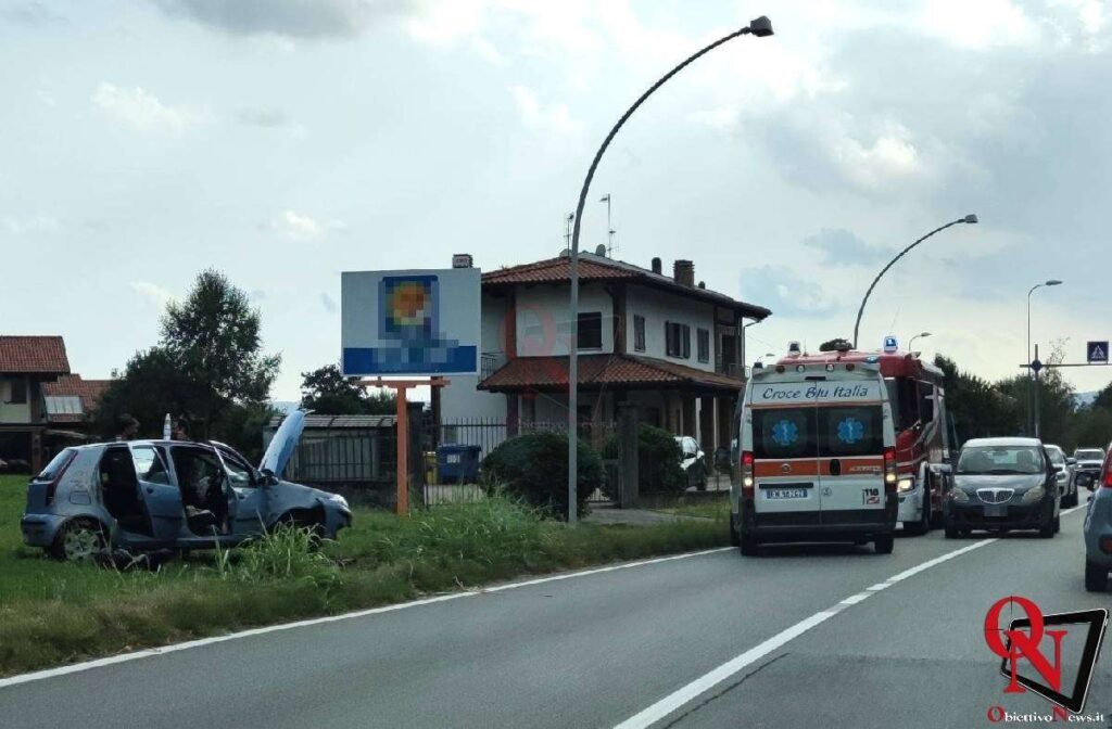 PAVONE CANAVESE – Auto esce di strada in via Circonvallazione 1 PAVONE CANAVESE – Auto esce di strada in via Circonvallazione