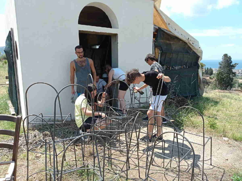 CALUSO – Gli studenti del Martinetti hanno partecipato ad un campo di volontariato 2 CALUSO – Gli studenti del Martinetti hanno partecipato ad un campo di volontariato