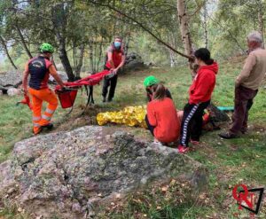 FRASSINETTO – Cercatore di funghi di Rivarolo ferito in zona impervia, soccorso (FOTO)