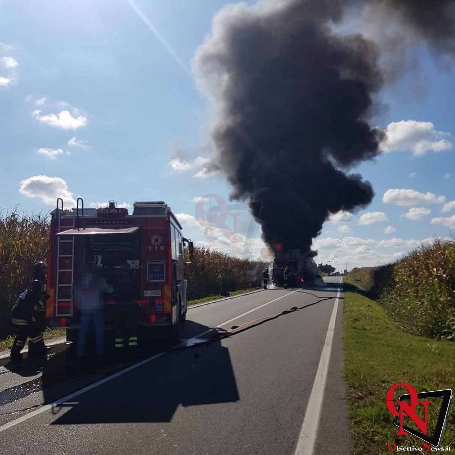 IVREA – Mezzo pesante in fiamme sulla SS26, disagi al traffico veicolare (FOTO)