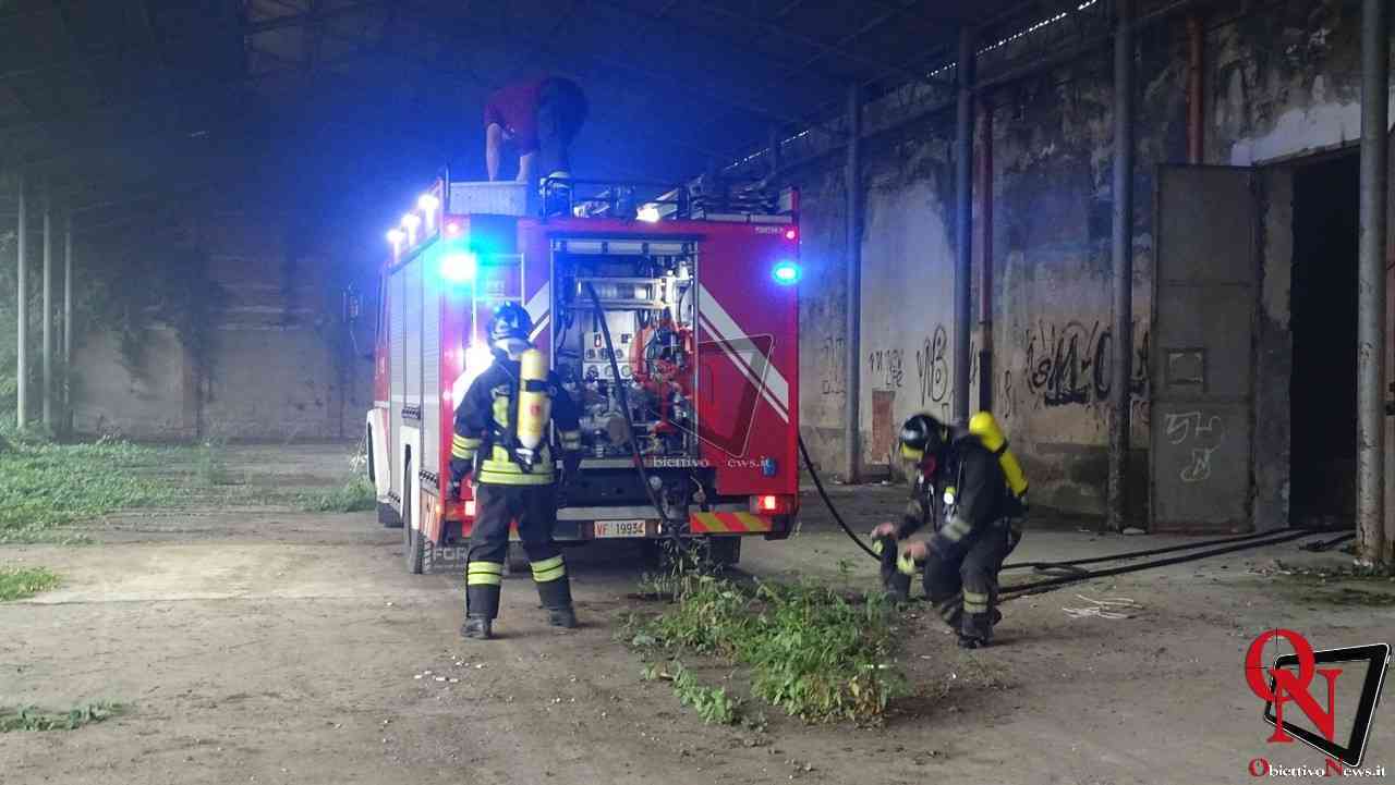 RIVAROLO CANAVESE – Incendio in un capannone abbandonato dell'ex Vallesusa (FOTO E VIDEO)
