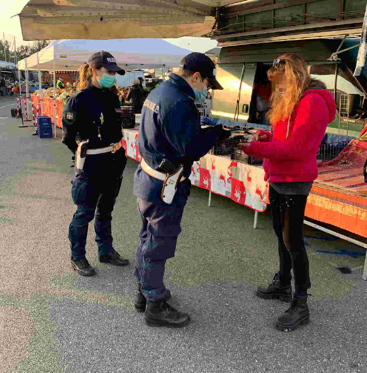 BORGARO TORINESE – Controlli a tappeto al mercato da parte della Polizia Locale