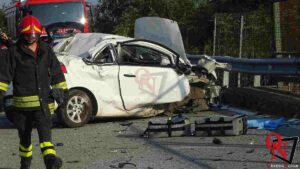 PEROSA CANAVESE – In prognosi riservata una delle ferite nell’incidente sul cavalcavia