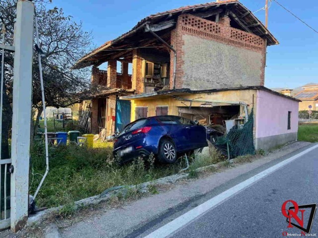 Incidente a Rivara; a Favria un camion abbatte palina segnaletica e scappa (FOTO)