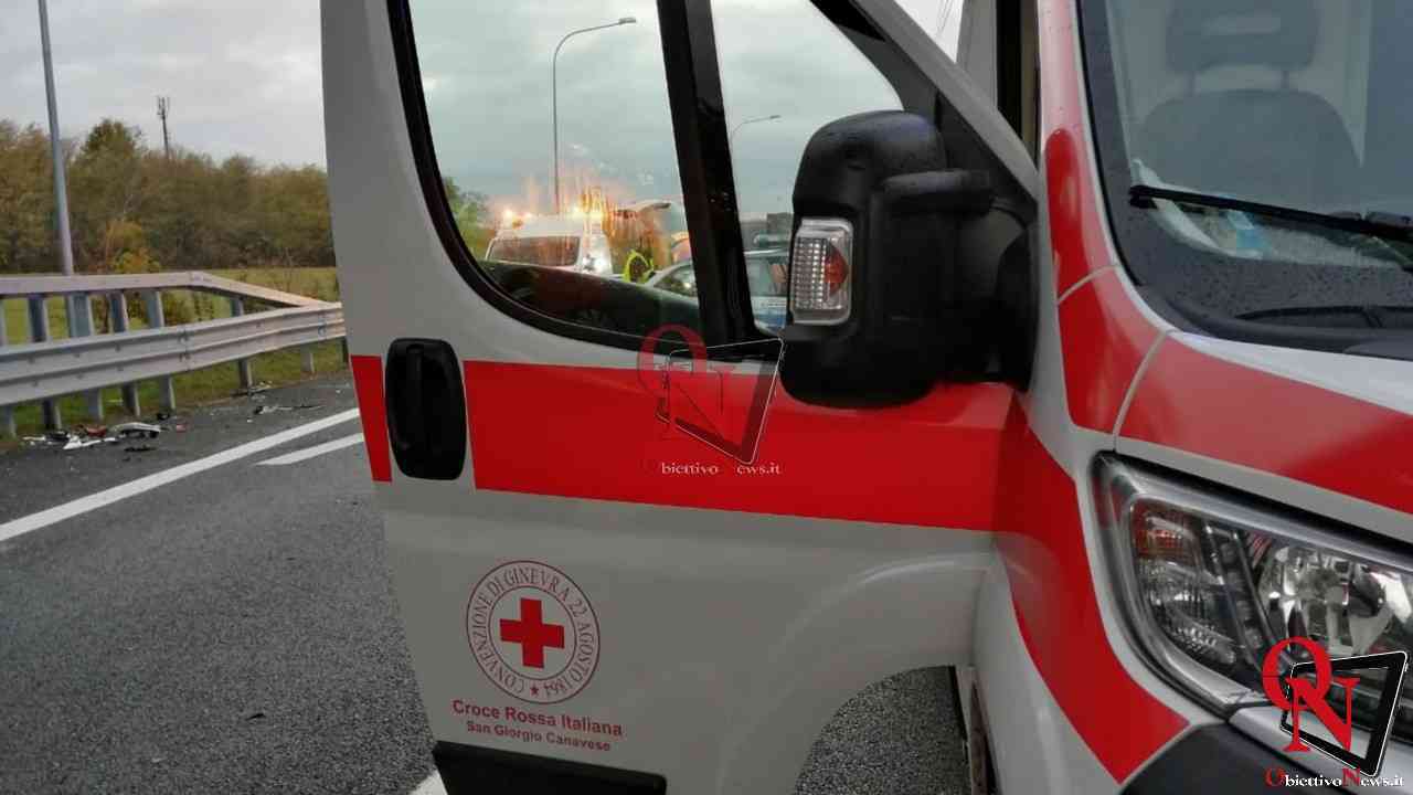 SAN GIORGIO CANAVESE – Incidente su Autostrada A5, scontro camion e auto (FOTO E VIDEO)