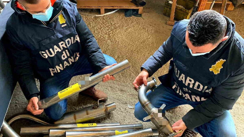 AVIGLANA – Sequestrati due complessi aziendali per frode in ambito della sicurezza 1 AVIGLANA – Sequestrati due complessi aziendali per frode in ambito della sicurezza