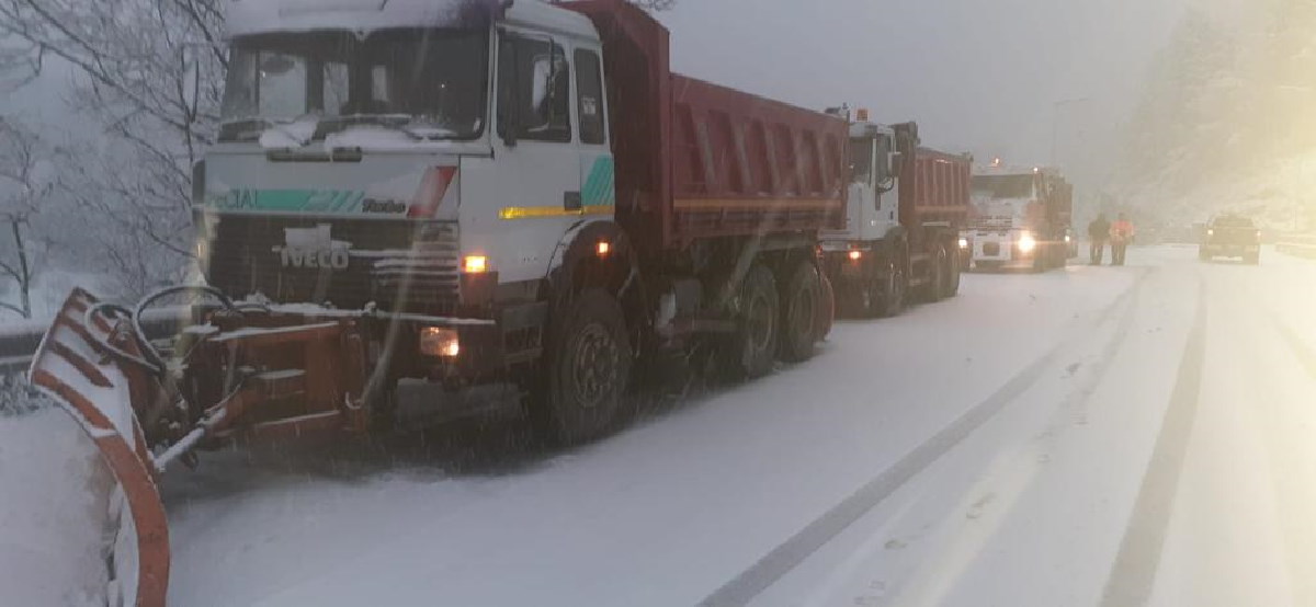 LANZO / CERESOLE – Nella valli, al lavoro i mezzi per far fronte alla nevicata