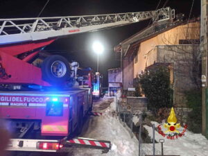 NOLE – Incendio tetto in via San Giovanni (FOTO)