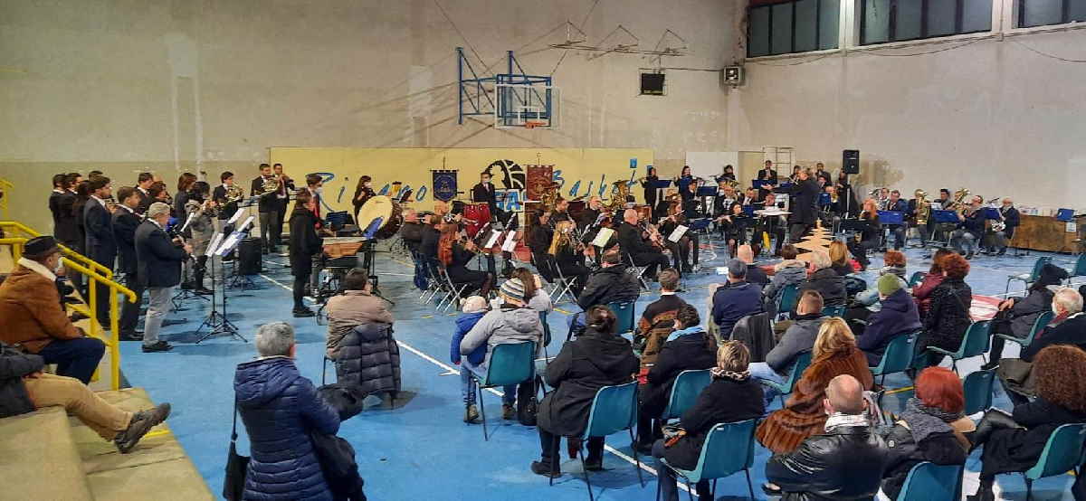RIVAROLO CANAVESE – La Filarmonica Rivarolese e La Novella insieme nel concerto di Santa Cecilia (FOTO)