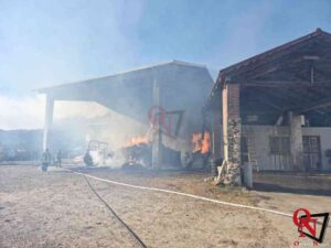 CORIO – Incendio cascinale in via Cavour (FOTO)