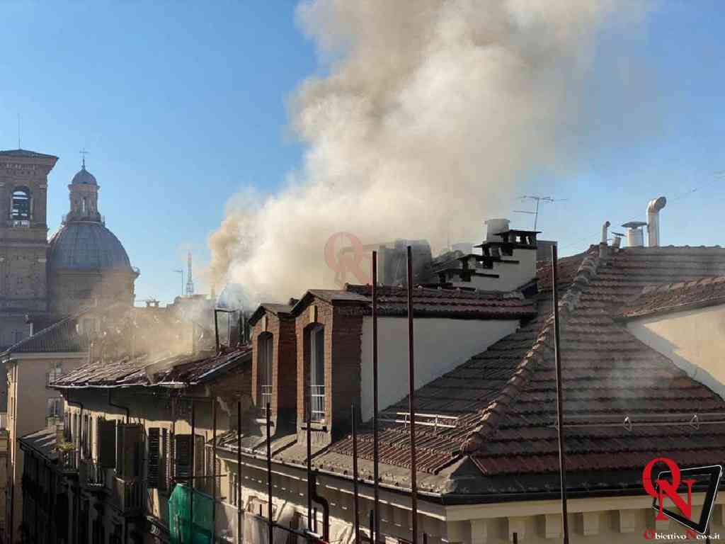 TORINO – Incendio ed esplosione in una palazzina di via Corte d'Appello (FOTO)
