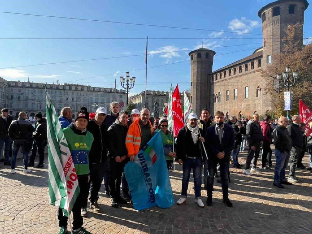 RIVAROSSA – Il Consigliere Regionale Leone condanna l'aggressione all'operatore TeknoService 1 RIVAROSSA – Il Consigliere Regionale Leone condanna l'aggressione all'operatore TeknoService