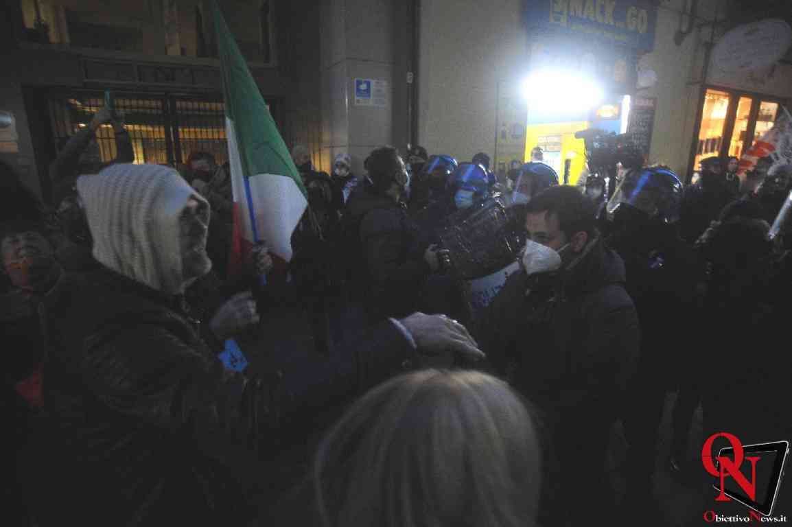 TORINO – Proseguono le proteste contro i Green Pass