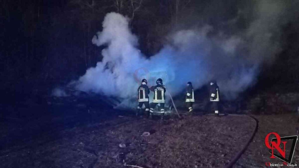 TRAVERSELLA – Legnaia e sottobosco in fiamme, intervento dei Vigili del Fuoco e degli Aib 1 TRAVERSELLA – Legnaia e sottobosco in fiamme, intervento dei Vigili del Fuoco e degli Aib