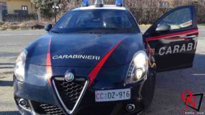 CALUSO – Trova un telefono cellulare smarrito, chiama il proprietario e chiede soldi per la restituzione