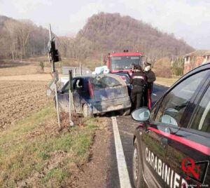 PEROSA CANAVESE – Incidente in via Olivetti, coinvolte due auto