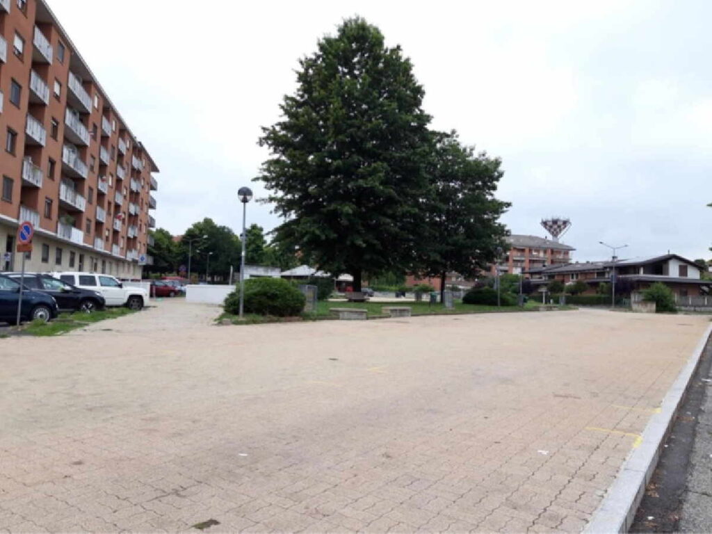 SAN BENIGNO CANAVESE - L'ultimo atto dell'Amministrazione Culasso: una nuova piazza Italia 1 SAN BENIGNO CANAVESE - L'ultimo atto dell'Amministrazione Culasso: una nuova piazza Italia