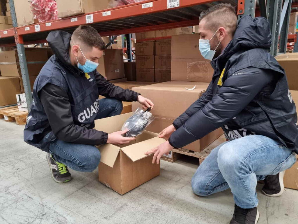 TORINO – Sette imprenditori denunciati per falsi “Made in Italy” 1 TORINO – Sette imprenditori denunciati per falsi “Made in Italy”