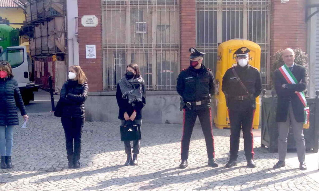 LEINI - Bambini in piazza con Libera per ricordare le vittime della mafia 2 LEINI - Bambini in piazza con Libera per ricordare le vittime della mafia