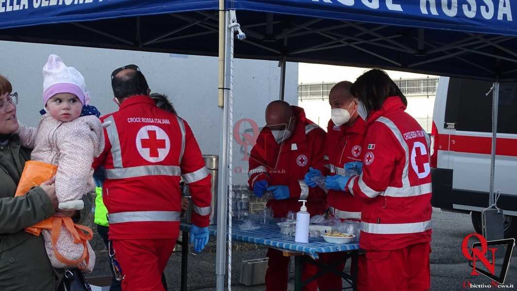 CASTELLAMONTE – In fuga dalla guerra, prima accoglienza alla Croce Rossa (FOTO E VIDEO)