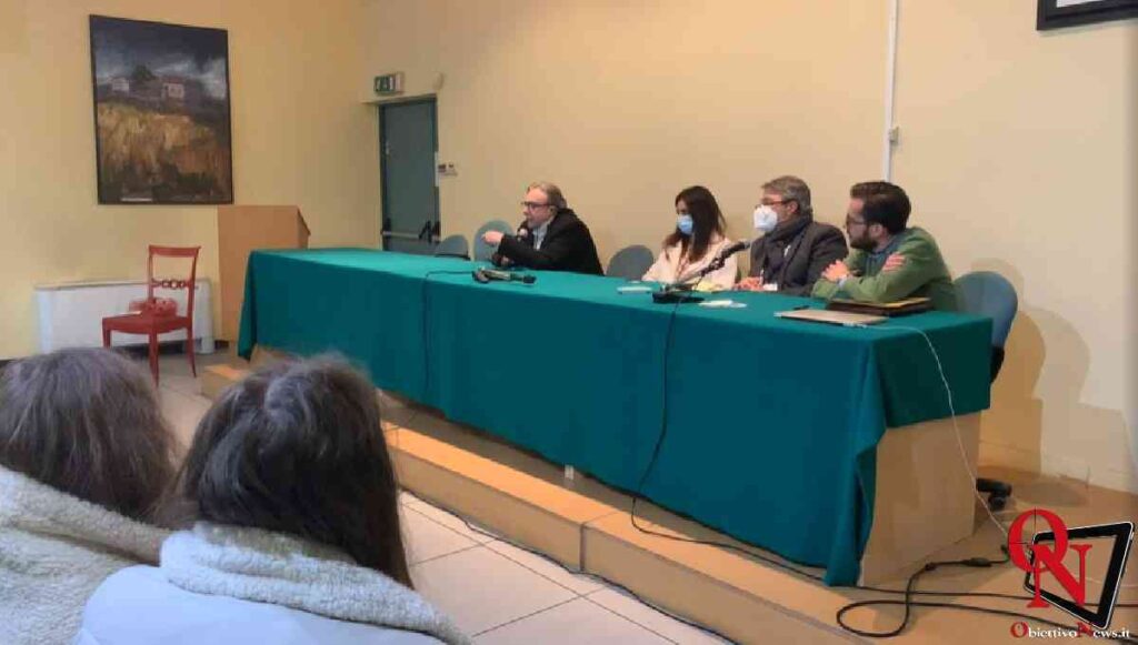 CASTELLAMONTE – Accoglienza dei rifugiati ucraini: modalità e informazioni (VIDEO) 1 CASTELLAMONTE – Accoglienza dei rifugiati ucraini: modalità e informazioni (VIDEO)