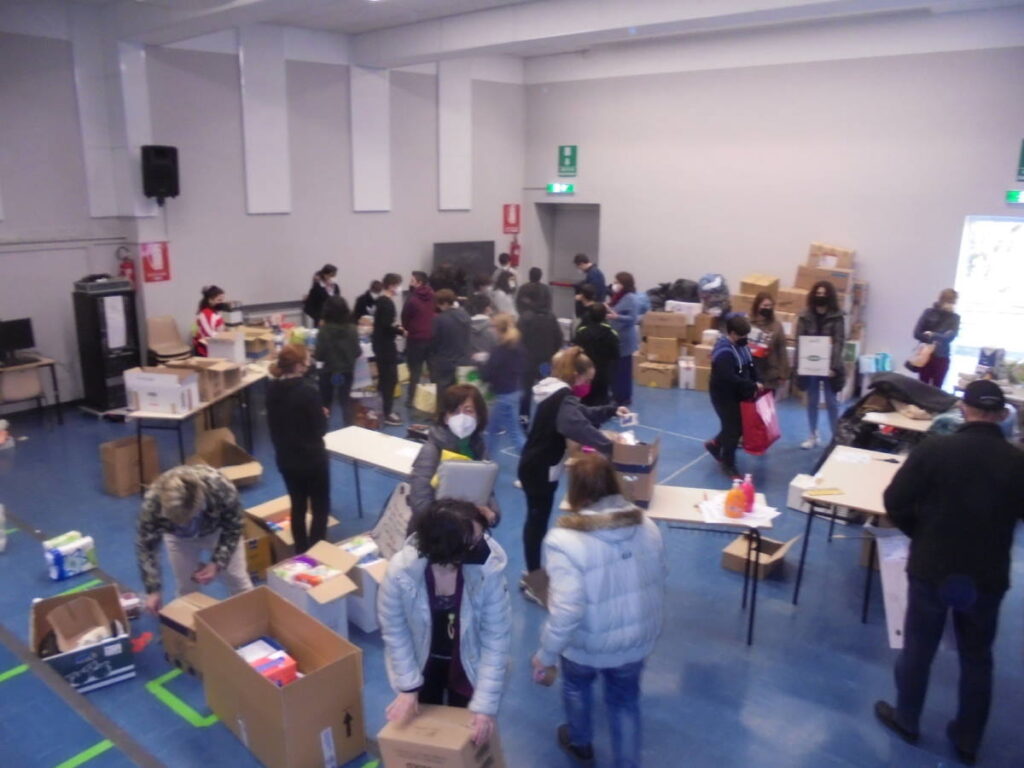 SAN BENIGNO - L'Istituto Comprensivo campione di solidarietà 1 SAN BENIGNO - L'Istituto Comprensivo campione di solidarietà