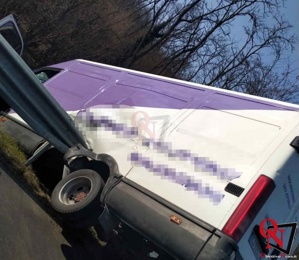SAN GIORGIO / SCARMAGNO – Incidente sull’autostrada A5; ferito il conducente di un furgone 1 SAN GIORGIO / SCARMAGNO – Incidente sull’autostrada A5; ferito il conducente di un furgone