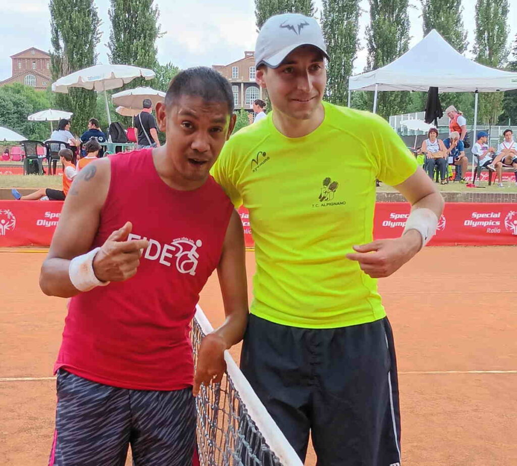 LEINI - Gianluca Frezza: altri due ori agli Special Olympic 2 LEINI - Gianluca Frezza: altri due ori agli Special Olympic