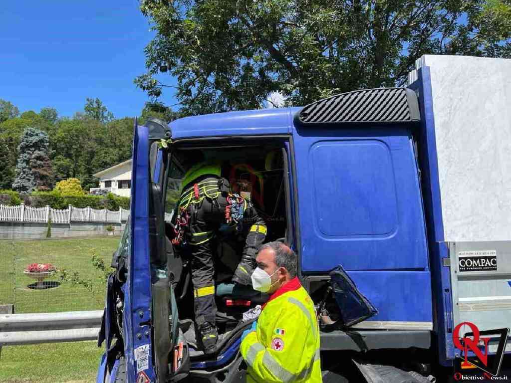 BALDISSERO CANAVESE – Scontro tra camion su Ponte Preti (FOTO) 1 BALDISSERO CANAVESE – Scontro tra camion su Ponte Preti (FOTO)