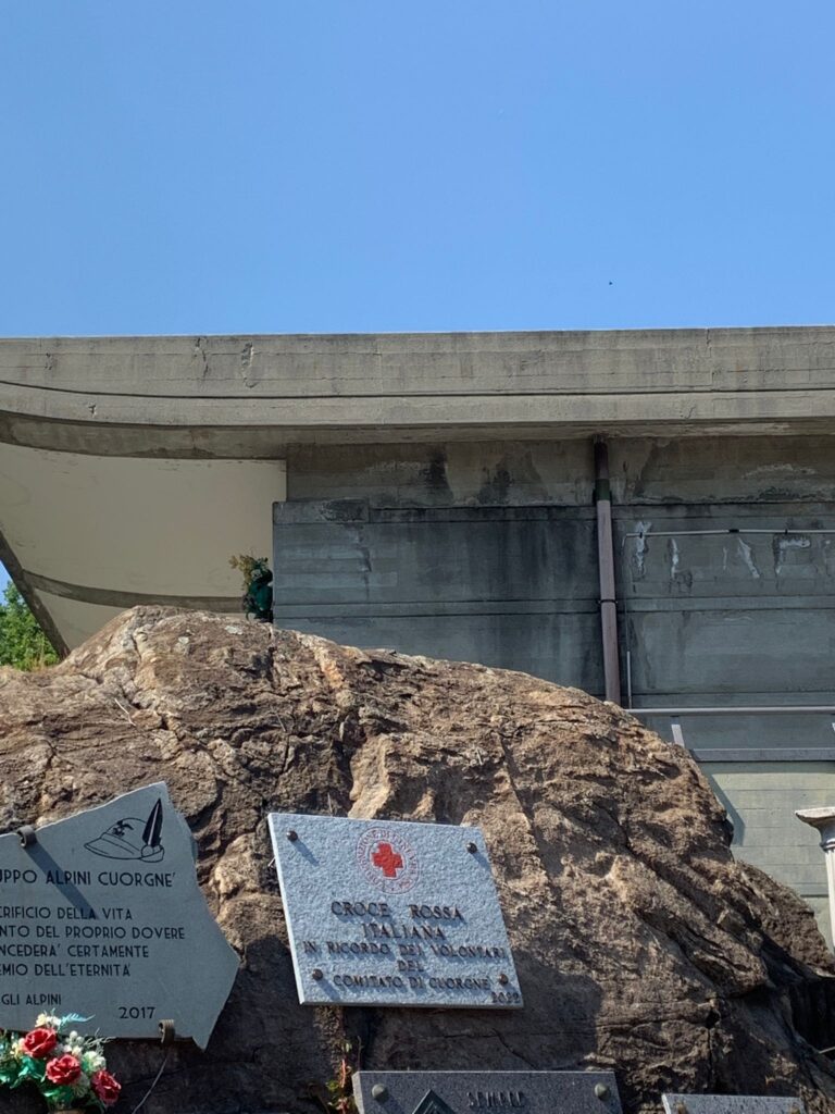 CUORGNE' - Scoperta la lapide della Croce Rossa in ricordo dei volontari del Comitato di Cuorgnè