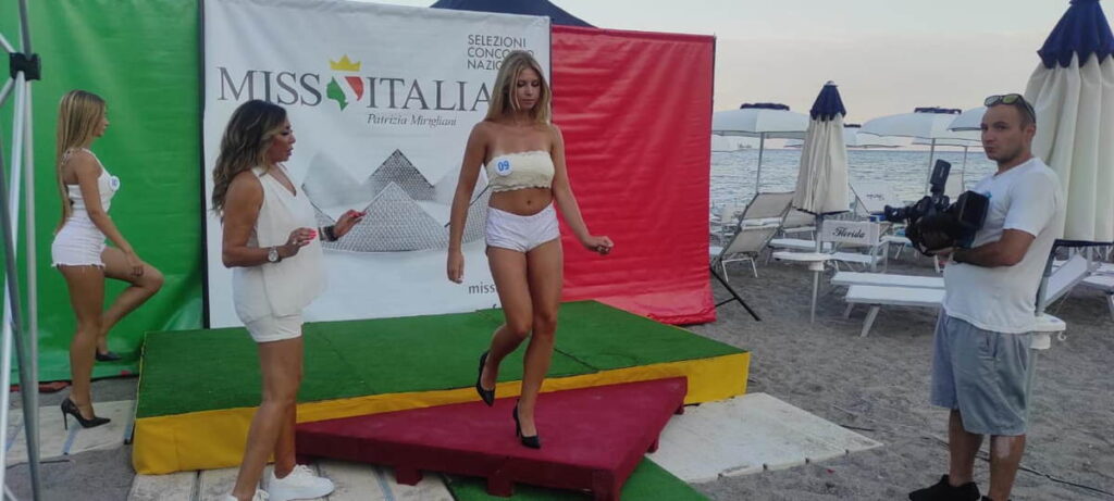 CHIVASSO - E’ Angelica Crouch "Miss Rocchetta" alle selezioni di Loano 3 Foto Angelica Miss Rocchetta Liguria 3