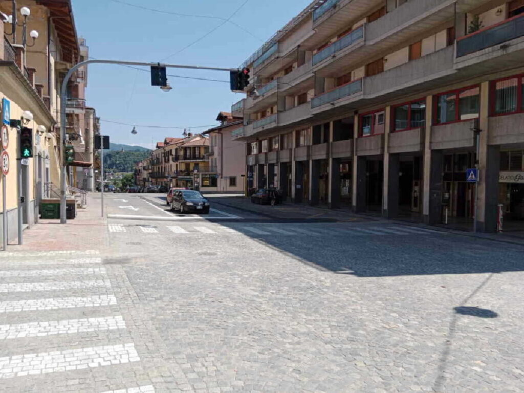 CUORGNÈ - Polemiche per il "rosso semaforico eterno", la replica dell'Amministrazione 1 CUORGNÈ - Polemiche per il "rosso semaforico eterno", la replica dell'Amministrazione