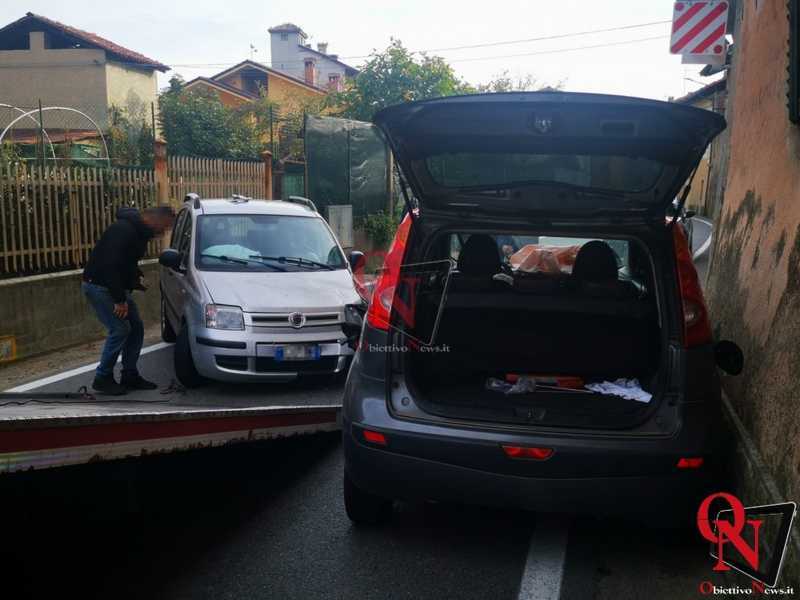 SAN PONSO - Incidente in via Ferreri Noli, coinvolte due auto (FOTO)