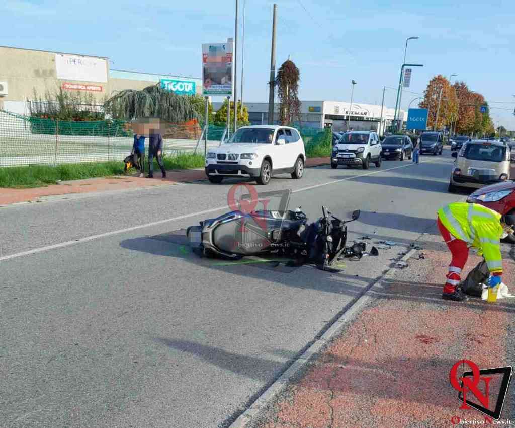 RIVAROLO CANAVESE – Incidente in corso Re Arduino; coinvolti una vettura e uno scooter 1 RIVAROLO CANAVESE – Incidente in corso Re Arduino; coinvolti una vettura e uno scooter