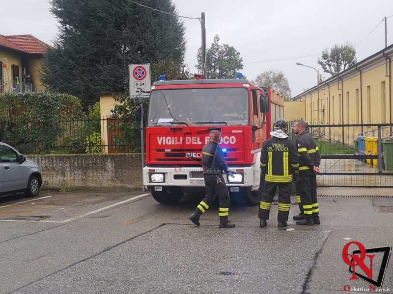VALPERGA – Principio di incendio tetto in via Villa; intervento dei VVF (FOTO)