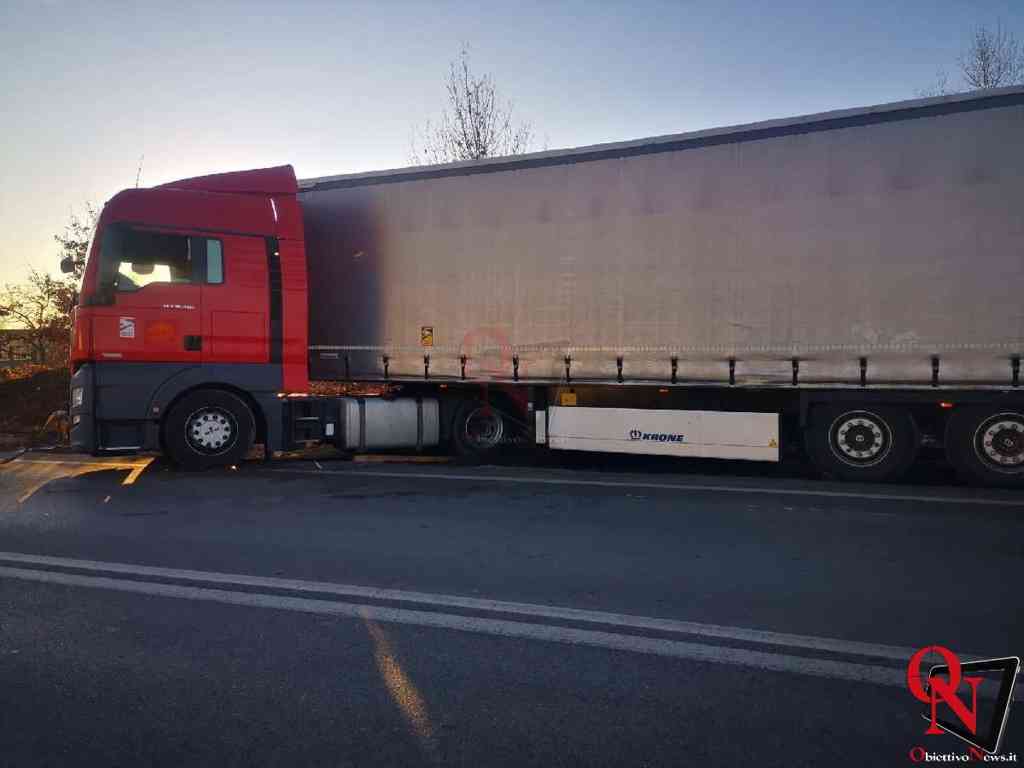 RIVAROLO / FELETTO – Due camion restano impantanati: traffico rallentato (FOTO)