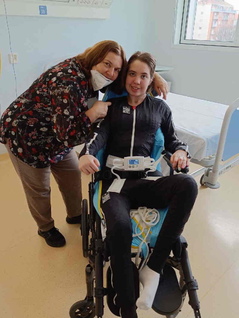 TORINO – La neurotuta aiuta una 17enne uscita dal coma, nella riabilitazione 1 TORINO – La neurotuta aiuta una 17enne uscita dal coma, nella riabilitazione