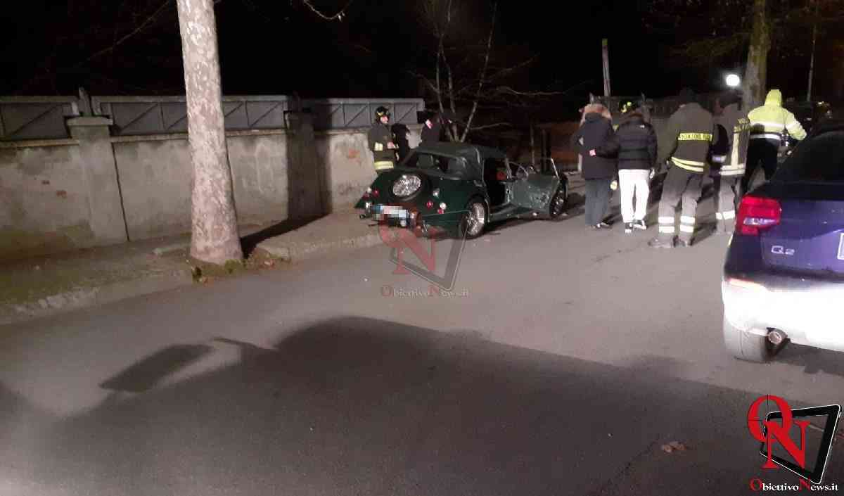 auto abbatte muro viale Matteotti cuorgne