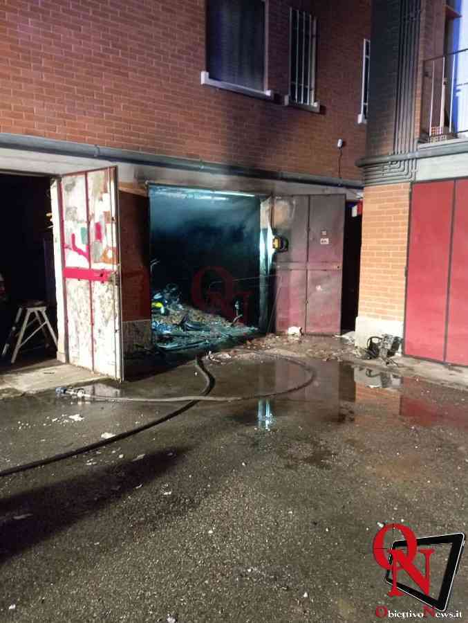 IVREA – Viale Kennedy, incendio in un garage (FOTO)