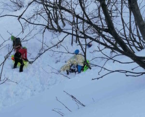 TRAVERSELLA – Ferita sciatrice di Rueglio; soccorsa e trasportata in ospedale (FOTO)