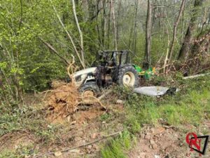 COASSOLO – Frazione Bogno: esce di strada con il trattore, ferito