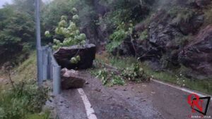 CANAVESE – Sp49 a Ribordone chiusa per frana (FOTO)