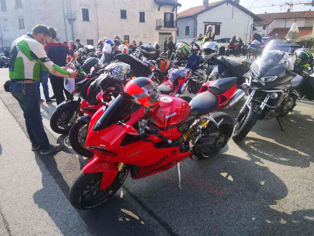 CUORGNÈ – 150 moto a Salto per il Motogiro in memoria di Davide (FOTO E VIDEO)