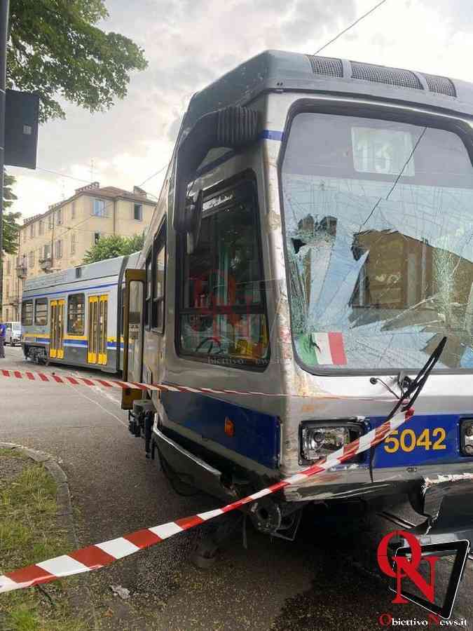 torino incidente autoscala tram