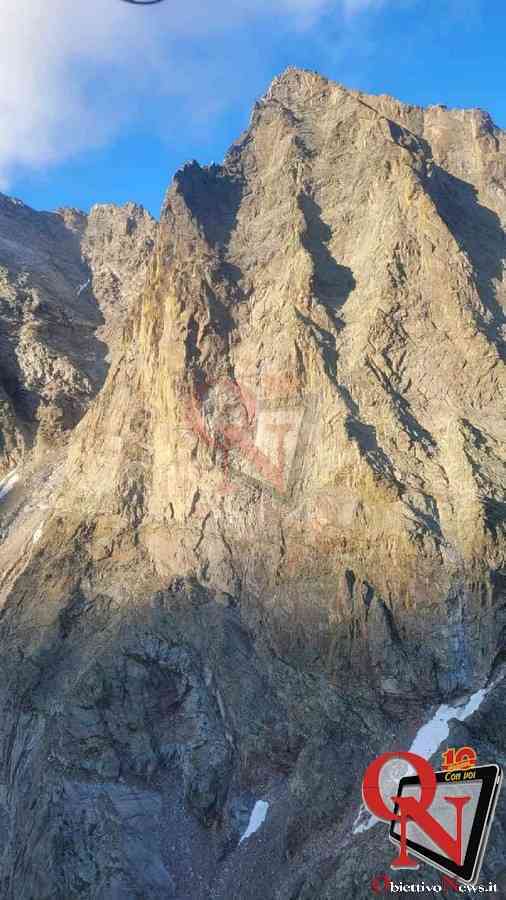 LOCANA – Due alpinisti bloccati in parete salvati dal Drago dei Vigili del Fuoco (FOTO) 3 locana alpinisti bloccati in parete