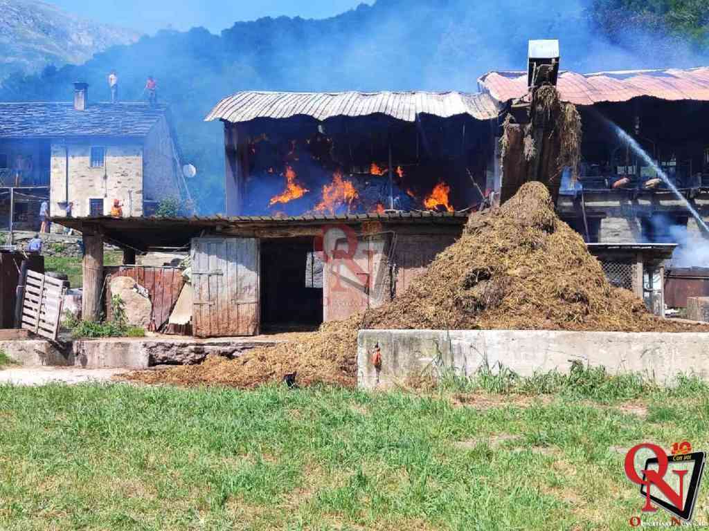 TRAVERSELLA – Incendio cascina in frazione Drusacco; numerose squadre di Vvf sul posto (FOTO)