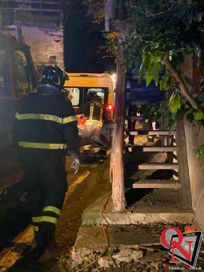 CORIO – Crolla un balcone; 3 feriti tra cui una volontaria 118 (FOTO)