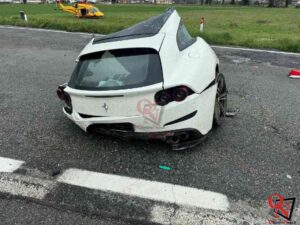 IVREA/SANTHIA’ – Incidente sulla bretella: morti un Dj kosovaro e una modella ucraina